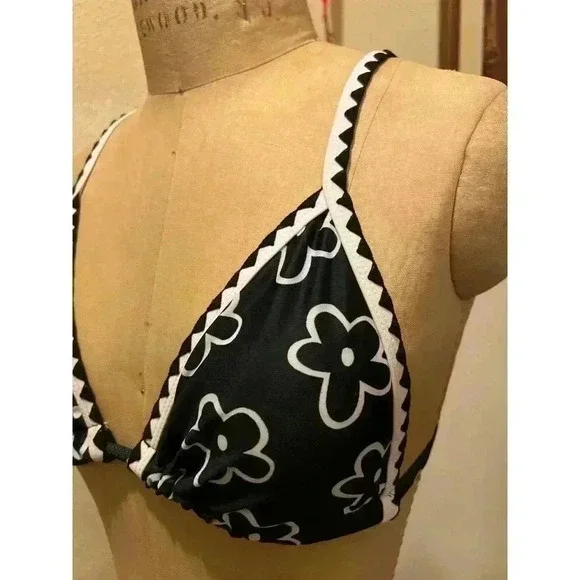 BIKINX Ditsy Floral Adjustable Straps Swimsuit Bikini Top Black White NWT Size L - Picture 5 of 12